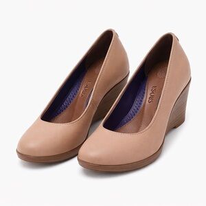 Crocs Nude Comfort Wedge Heel Pumps Women’s Size 6